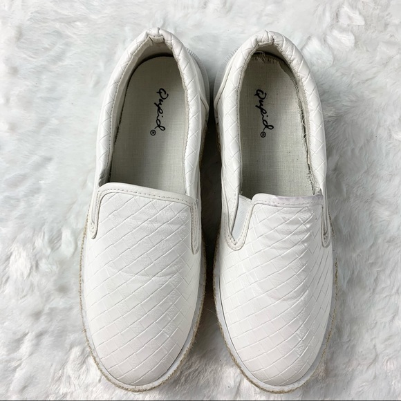 Qupid Slip-on Sneakers - Picture 4 of 14